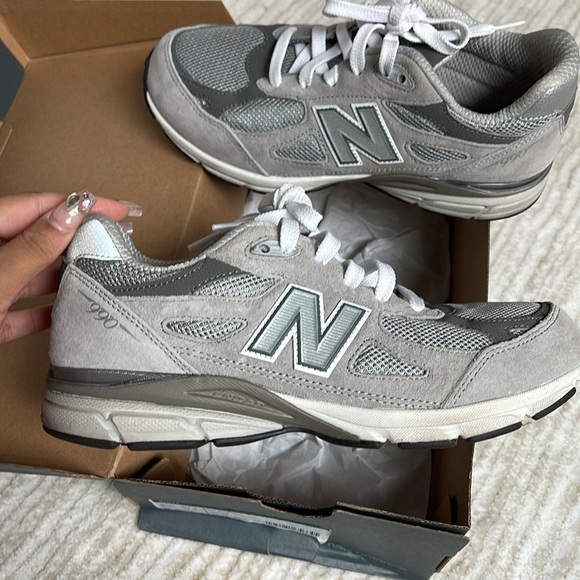 New Balance 990 v3 grey suede Size 6Y so 7.5W - Picture 2 of 4